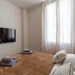 Cozy Renovated Apartment - 1Br4P - Hyper Center